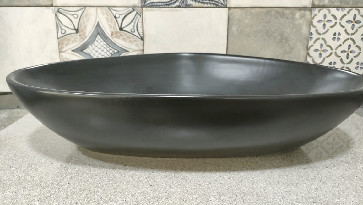 Vasque noir mate triangle 9061M-001